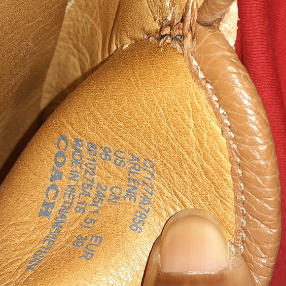 COACH LEATHER SLIP ON FLATS MINT CONDITION - Picture 7 of 7